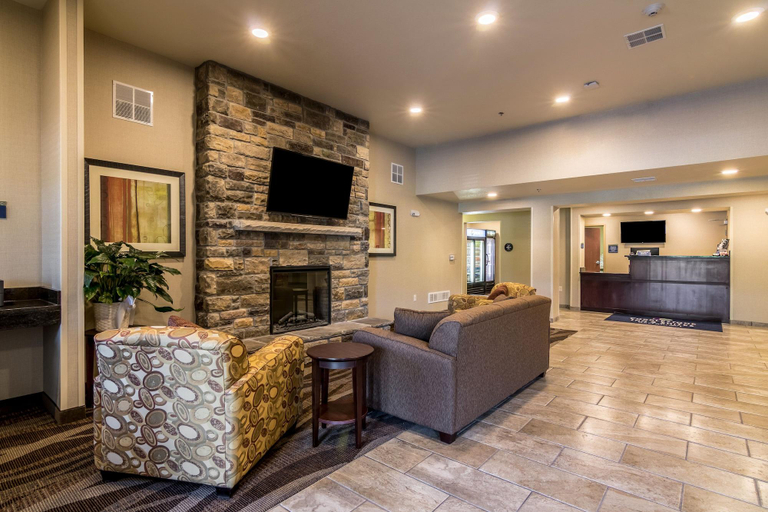 Public Area 3, Cobblestone Inn & Suites - Barron, Barron