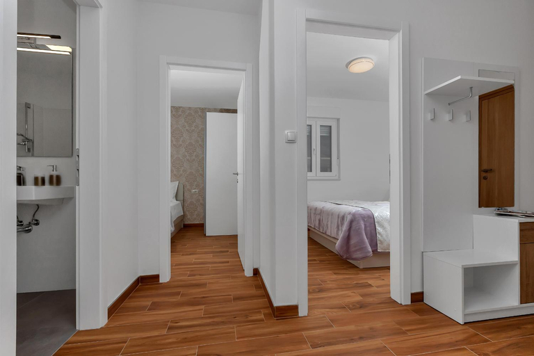 Others 5, Emilia Lofts, Tučepi