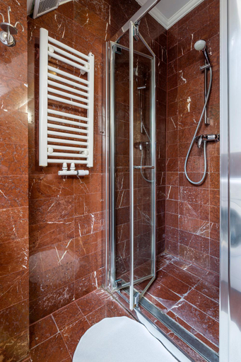 Bathroom 3, Mala Italia Apartments, Trzebnica