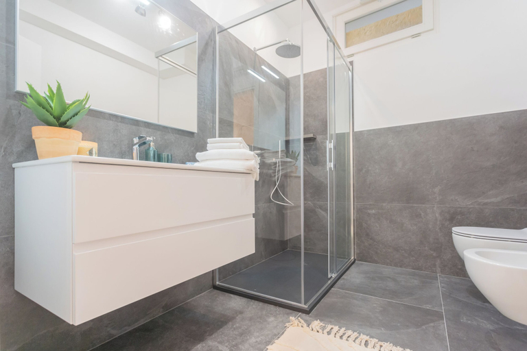 Bathroom 4, Cozy Nest on the Lake by Rent all Como, Como