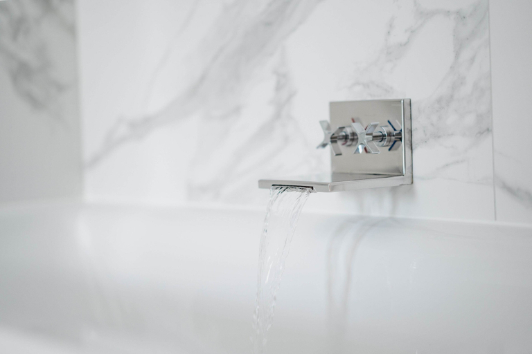 Bathroom 4, Prestigious Townhouse close to Princes Street, Edinburgh