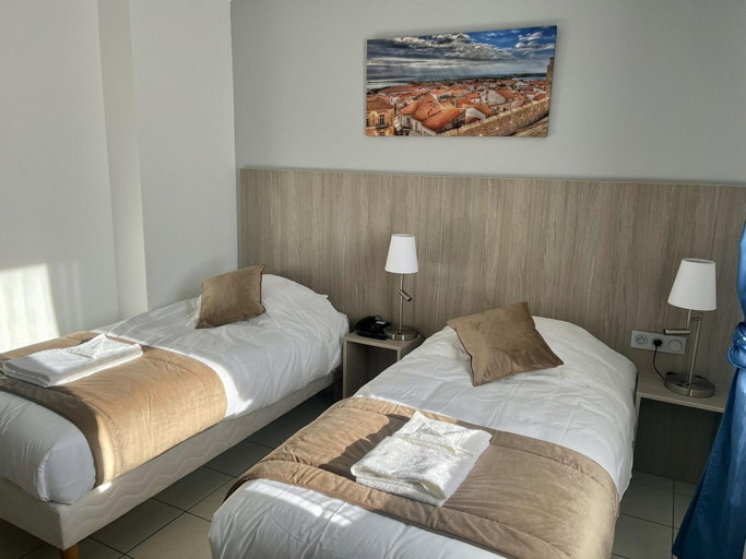 Bedroom 3, Ha Tel Les Arcades, Bouches-du-Rhône