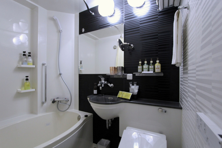 Bathroom 26