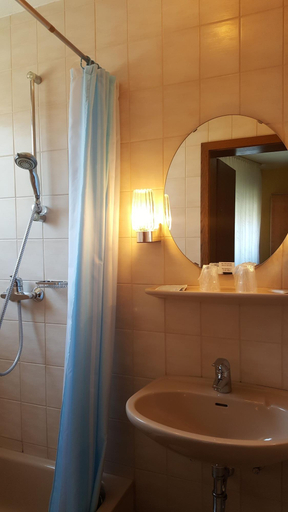 Bathroom 3, Hotel Krone RÃ¼desheim, Rheingau-Taunus-Kreis