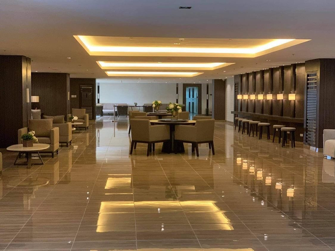 Food & Drinks, Air Residences-Modern studio w/ City skyline view, Makati City