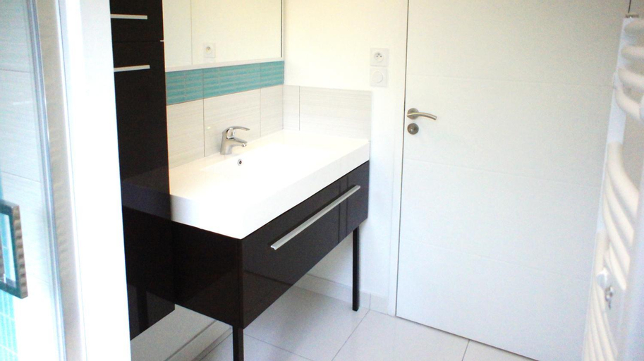 Bathroom 4