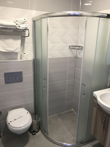 Bathroom 5, Elisa Otel, Ayvalık