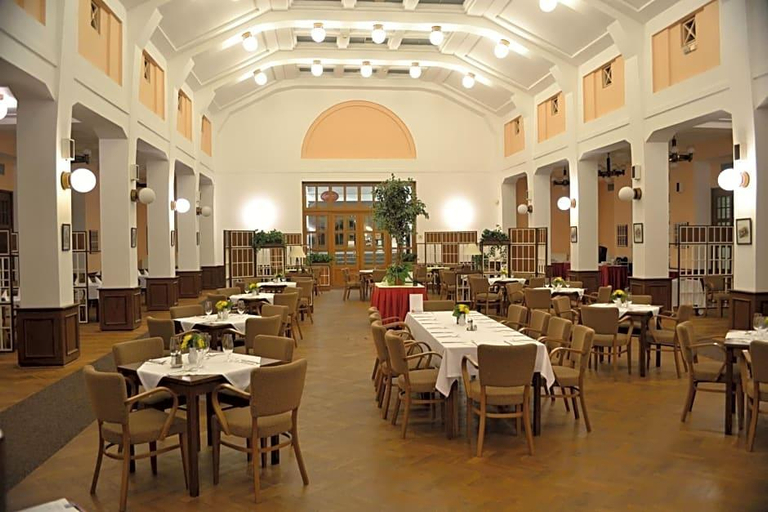 Food & Drinks 5, Masarykova Kolej, Praha 6