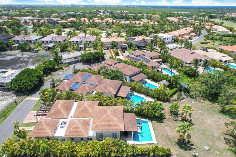 Exterior & Views 2, Golf Villa in Bavaro - Pool, Jacuzzi, Staff, Salvaleon de Higuey