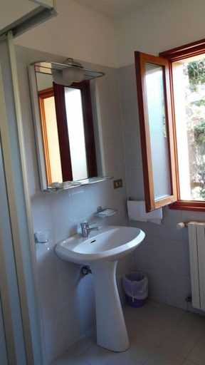 Bathroom, Albergo Ristorante La Torretta, Bologna