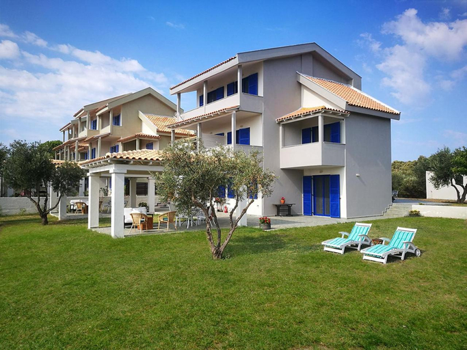 Garden 2, Olive Bay Hilltop Apartments Ammouliani, Central Macedonia