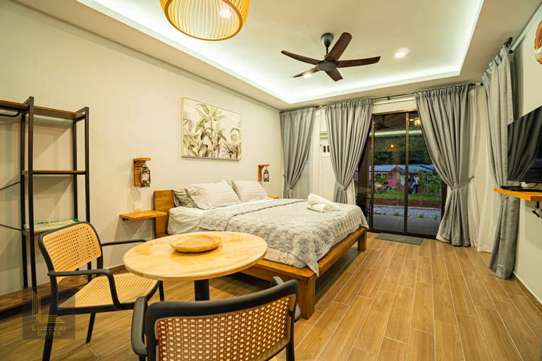 Luzzeri Legasi Zeeman Hulu Langat Guesthouse