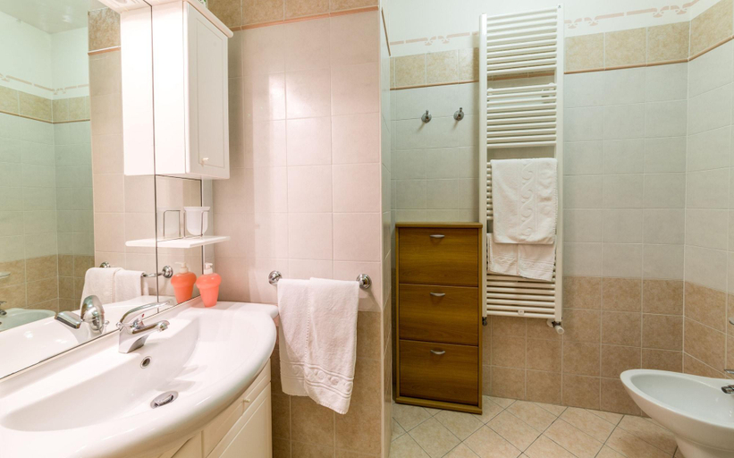 Bathroom 3, Residence California, Venezia