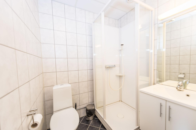 Bathroom 3, Toranes Overnatting, Rana