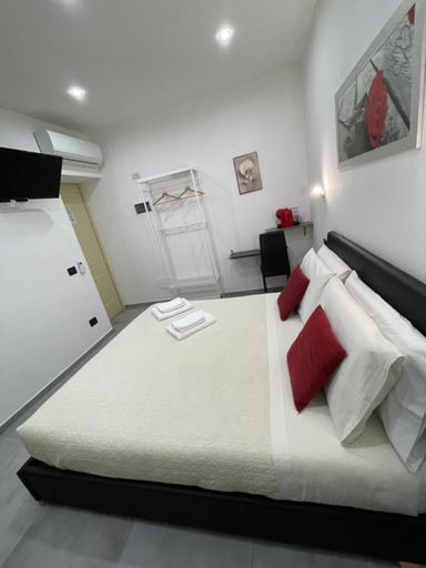 Others 5, LE CAMERE DI OLTI, La Spezia