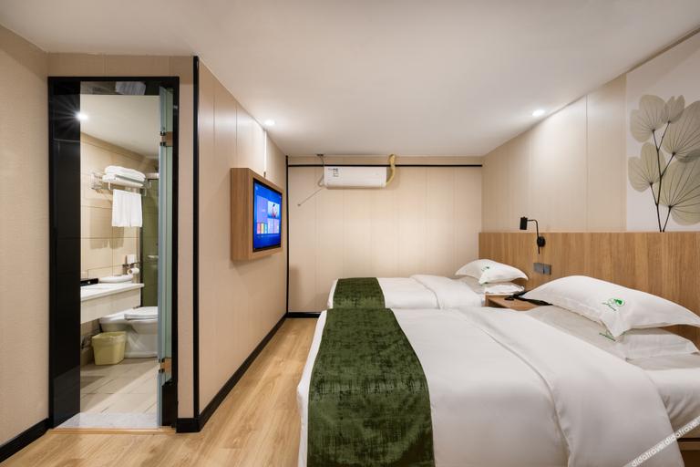 Bedroom 2, グリーンツリースマートチョイスホテル(), Ningde
