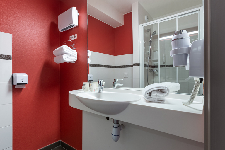 Bathroom, ACE Hotel Paris Marne la Vallée, Seine-et-Marne