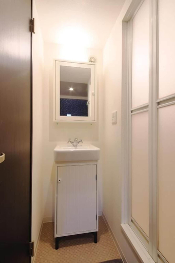 Others 5, Apartment Sanjo, Nara