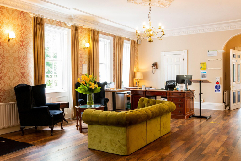 Public Area, Woodlands Lodge Hotel, Hampshire
