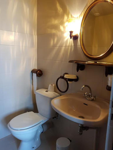 Bathroom 5, Hotel Restaurant La Sirene, Meuse