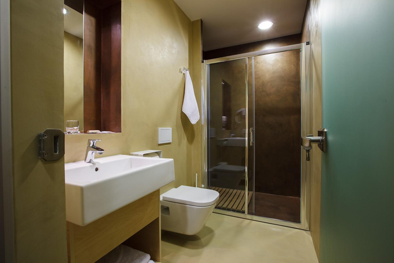 Bathroom 3, Sleeport, Dnipropetrovs'ka