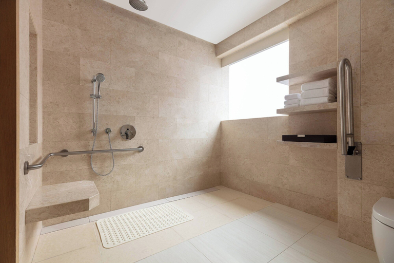 Bathroom 7