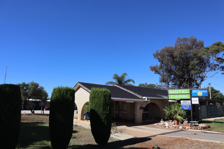 Exterior & Views 2, Capri Motel, Balranald