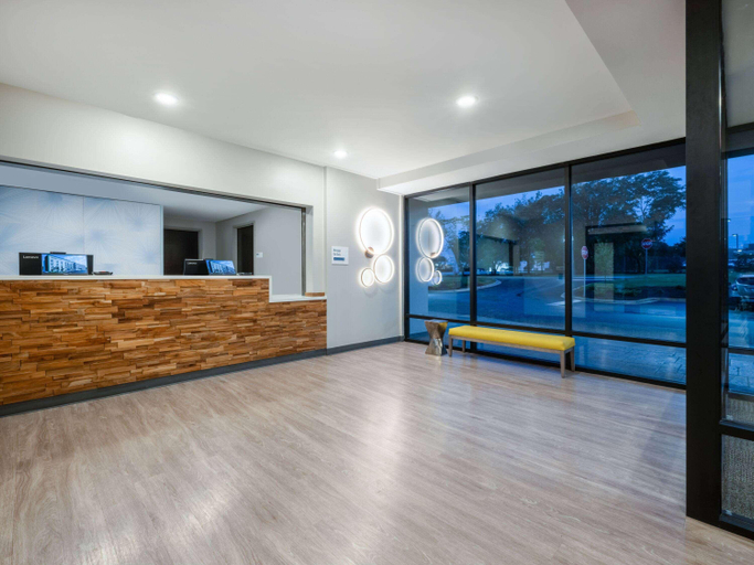 Public Area 2, Echo Suites Extended Stay By Wyndham Madison, Dane