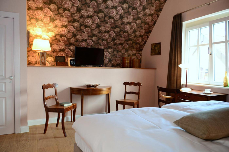 Bedroom 16