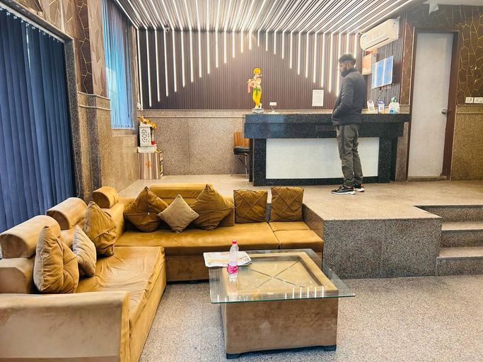Hotel The Best, West