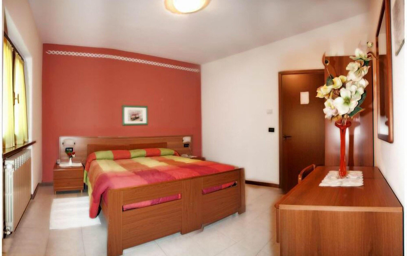 Bedroom 3, Albergo Il Castellino, Brescia