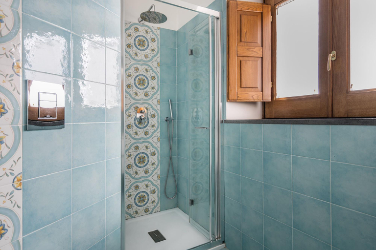 Bathroom 3, Villa Prota Resort, Napoli