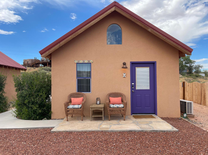 Exterior & Views, Willow Street Cottages, San Juan