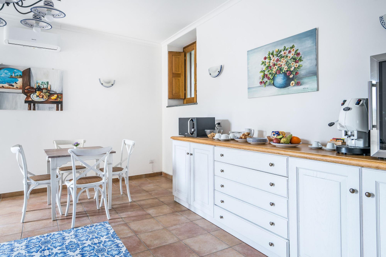 Others 5, Villa Prota Resort, Napoli