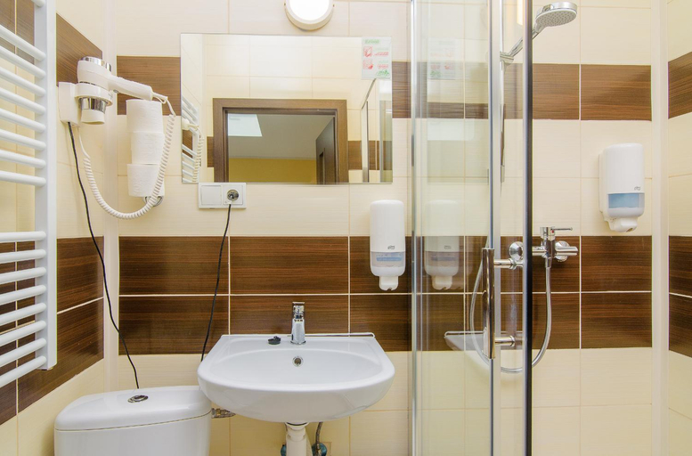 Bathroom 4, Hotel Max, Praha 14