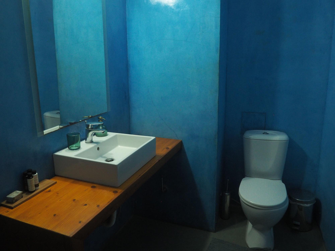 Bathroom 3, Saint George Studios, South Aegean