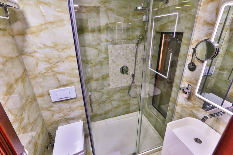 Bathroom 5, Hotel Premier