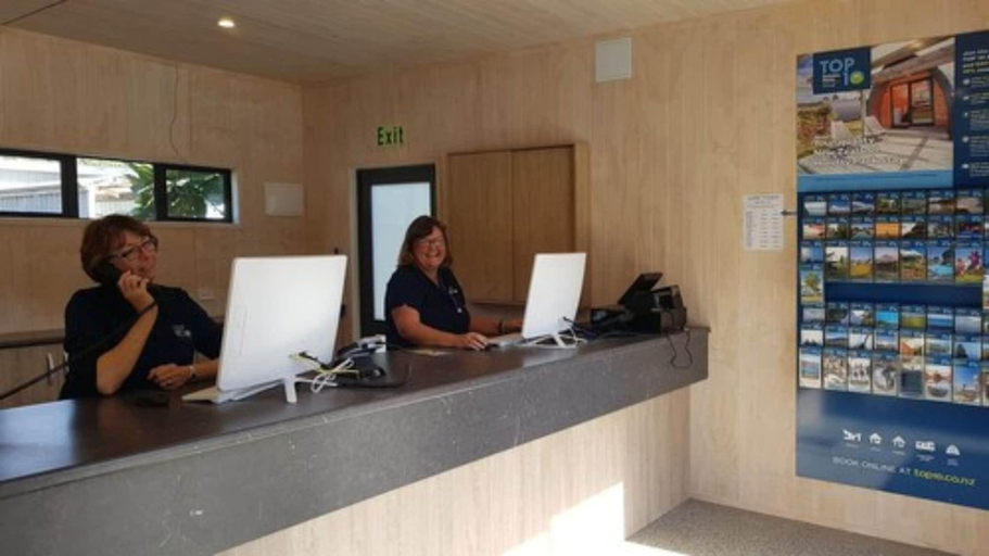 Public Area 2, Hot Water Beach TOP 10 Holiday Park, Thames-Coromandel