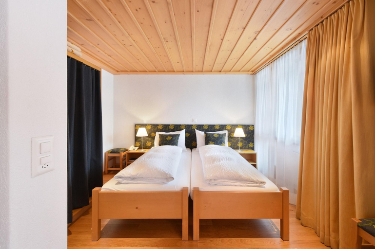 Bedroom 3, Hotel Krone, Obersimmental