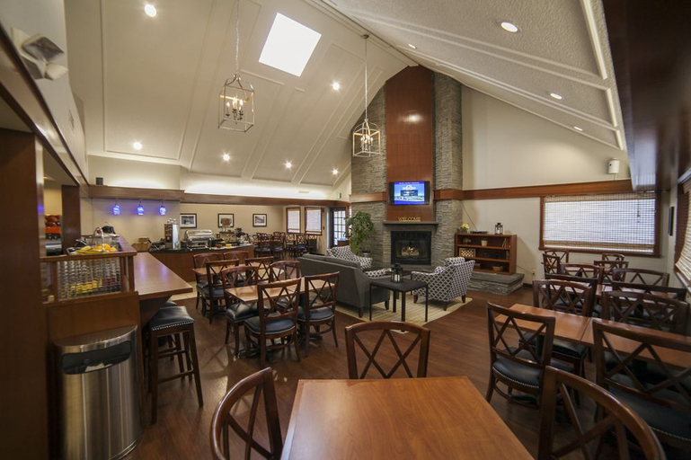 Food & Drinks 4, New Haven Village Suites, New Haven