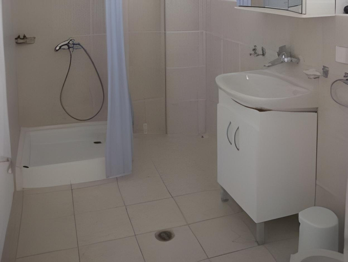 Bathroom 3, Hotel Anigraia, Peloponnese