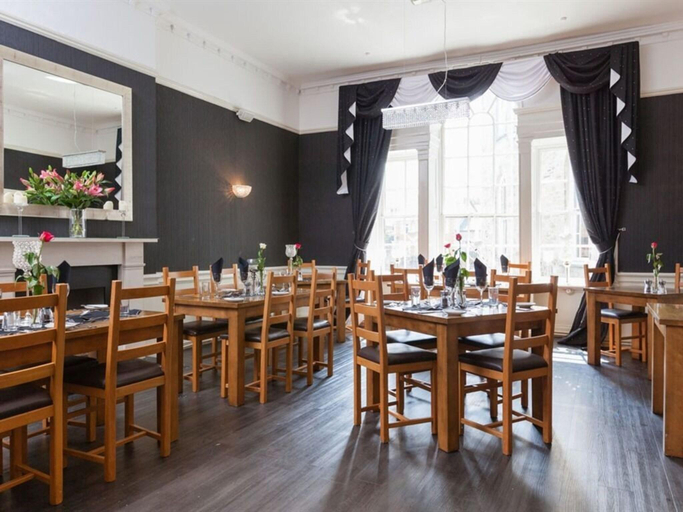Food & Drinks 4, The White Hart Hotel, Cornwall