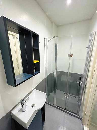 Bathroom 4, La Petite Maison, Fatih