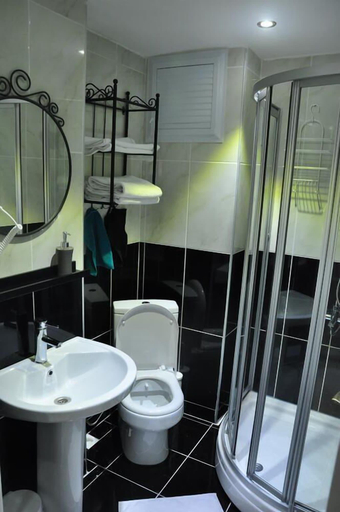 Bathroom, Istanbul HUB Flats, Beyoğlu