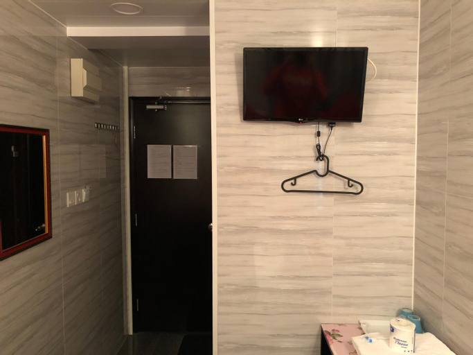 Bathroom 12