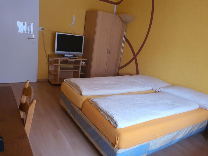 Bedroom 3, Hotel Klein Matterhorn Randa, Visp