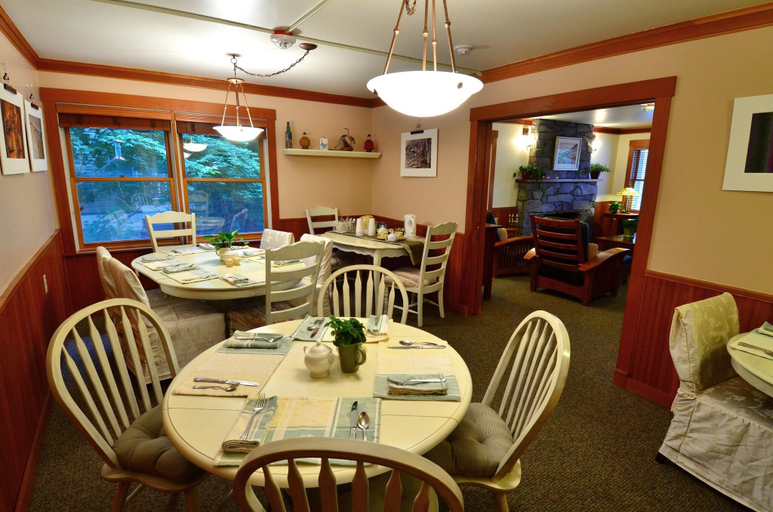 Food & Drinks 5, The Heron Inn & Day Spa, Skagit