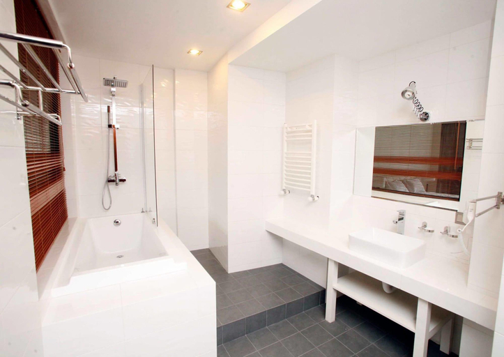 Bathroom 4, Citadel Narikala Hotel, Tbilisi