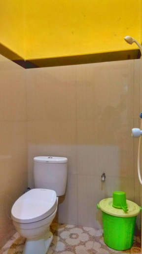 Bathroom 2, Kahan Penginapan, Malang