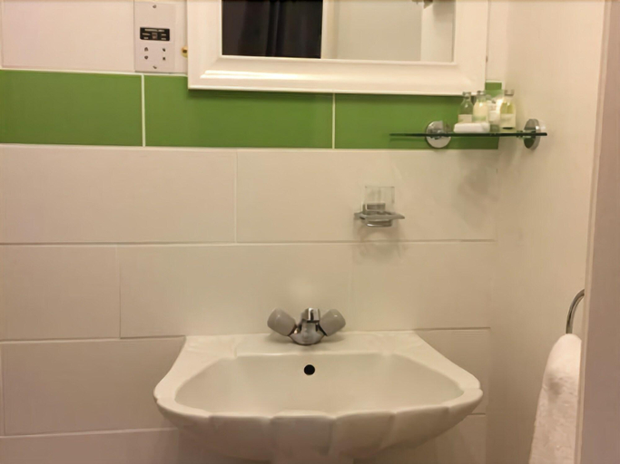 Bathroom 4, The Avenue, Durham